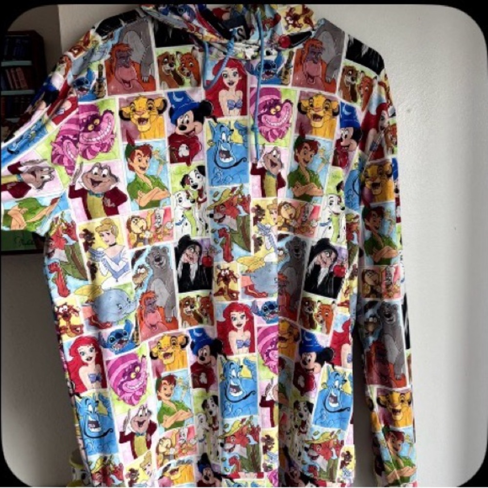 RSVLTS Disney 100 Collection Drawn To Life  Performance Hoodie Size large